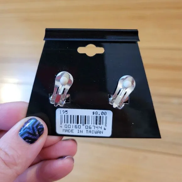 Poinsettia clip on Christmas earrings - Picture 3 of 4